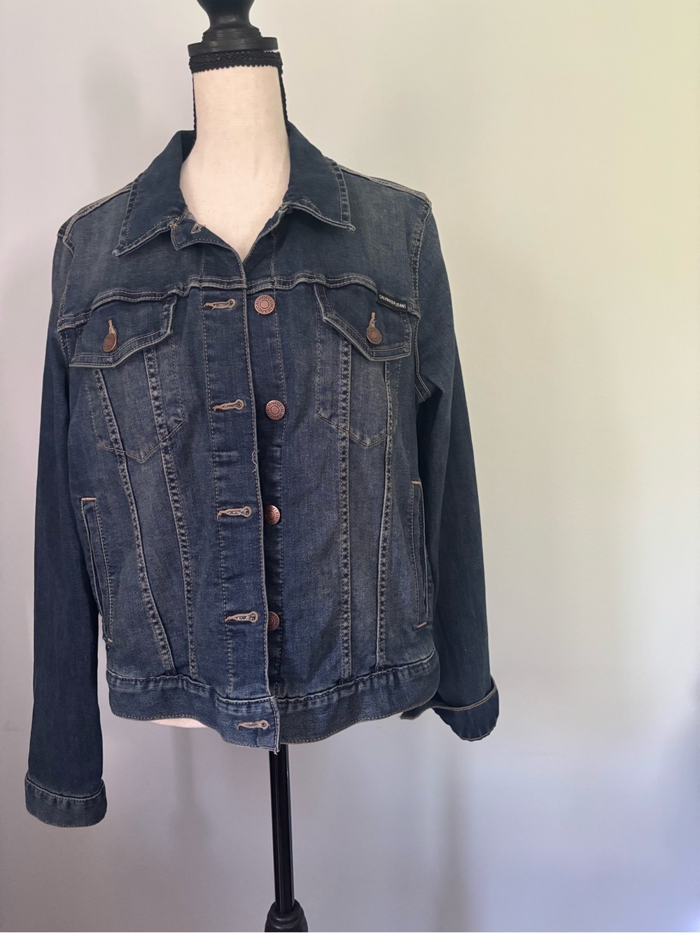 ✨ Classic Calvin Klein Jeans Dark Wash Denim Trucker Jacket ✨